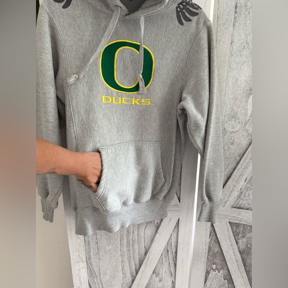 Gray Oregon Ducks Hoodie - Picture 6 of 16